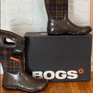 NIB Bogs tall rain boot, size 10